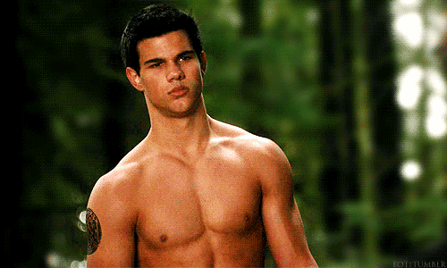 Taylor Lautner orgoglioso gay su People ma è un falso.