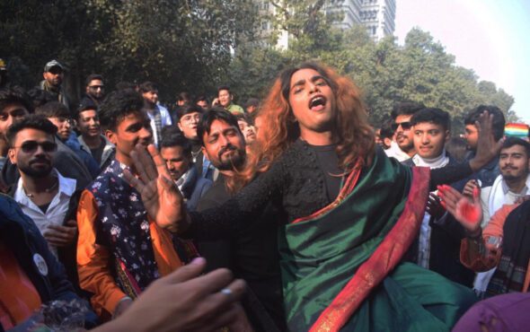Тысячи людей вышли на марш за однополые браки в Индии